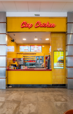  CLAP CHICKEN en Santafé Medellín